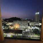 Espacoso Apartamento No Centro