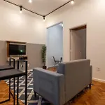 Pineapples NSC808 - Apartamento para até 2 pessoas em ótima localização de Copacabana