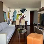 Belissimo Apartamento Beira Mar Em Otima Localizacao