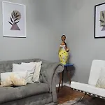 Excelente Apartamento Em Copacabana Com 2 Quartos