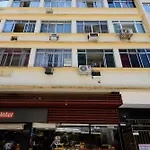 Omar do Rio: Completo Qto&Sala, Internet 250mbps, Smart TV, Canais a cabo e a 3 minutos andando da Praia de Copacabana (NSC 115/1403)
