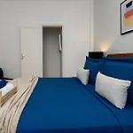 Omar do Rio - Moderno Quarto e Sala a 300m da Praia de Copacabana e 300m do Forte de Copacabana, Internet 350mbps e Smart TV - RP 14-707