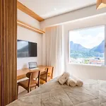 Cobertura Para Alugar Em Ipanema Com 2 Quartos, Vista Cinematografica, Terraco E Jacuzzi