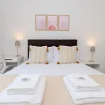 Local 102 Apartment