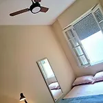 Quarto Com Anfitria Em Copa