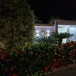 Casa de luxo em frente ao shopping Recreio