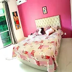 Quarto Com Anfitriao Rj