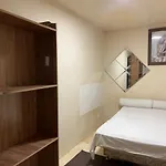 Quarto De Casal Em Casa De Vila
