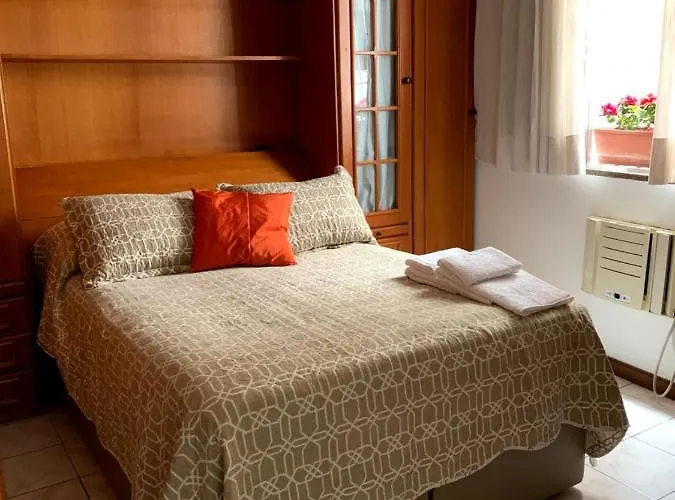 Apartamento 2 Quartos Copacabana Praia e Metrô
