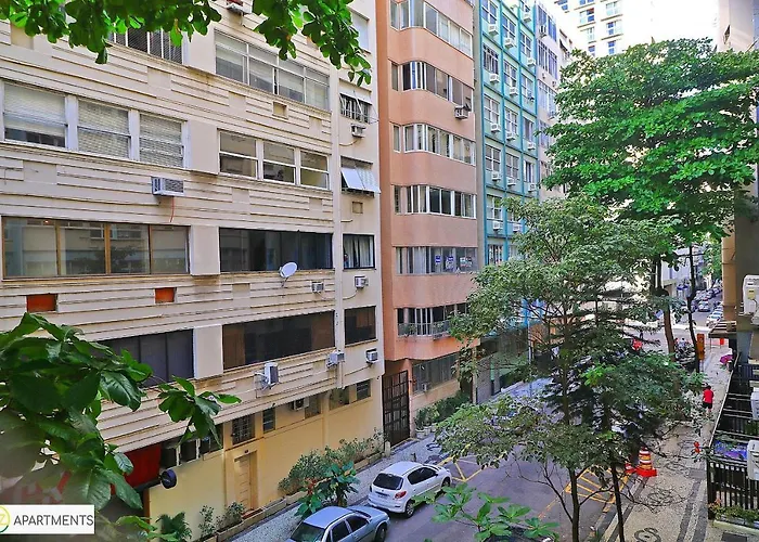 Apartamento 3 quartos para 8 pessoas, CHEIO DE BOSSA e à 100 metros da praia de Copa