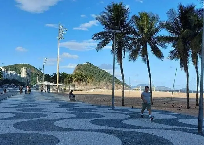 Apartamento A 11 Minutos Da Praia Entre Copa & Ipa 228 Ap304