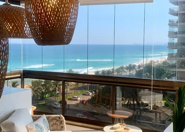 Lindo Apto No Melhor Lugar Da Barra Da Tijuca! Com Uma Vista De Tirar O Folego, Frente Para O Mar! Totalmente Equipado E Decorado Ao Lado Dos Melhores Hoteis E Quiosques Da Barra! Portaria 24H, Piscina, Sauna, Jacuzzi, Academia, Garagem, Wi-Fi, Lavan