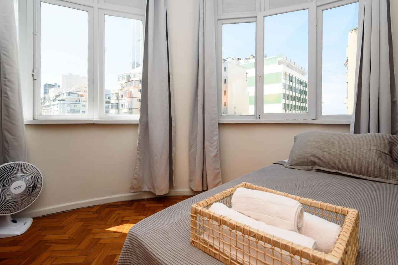 2 Quartos Em Copacabana C/ Vista-mar | Pj 135/808 * Rio de Janeiro