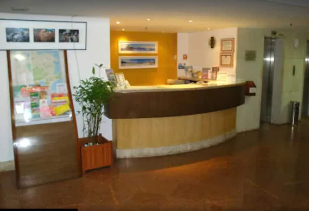 Ducasse Hotel 2*