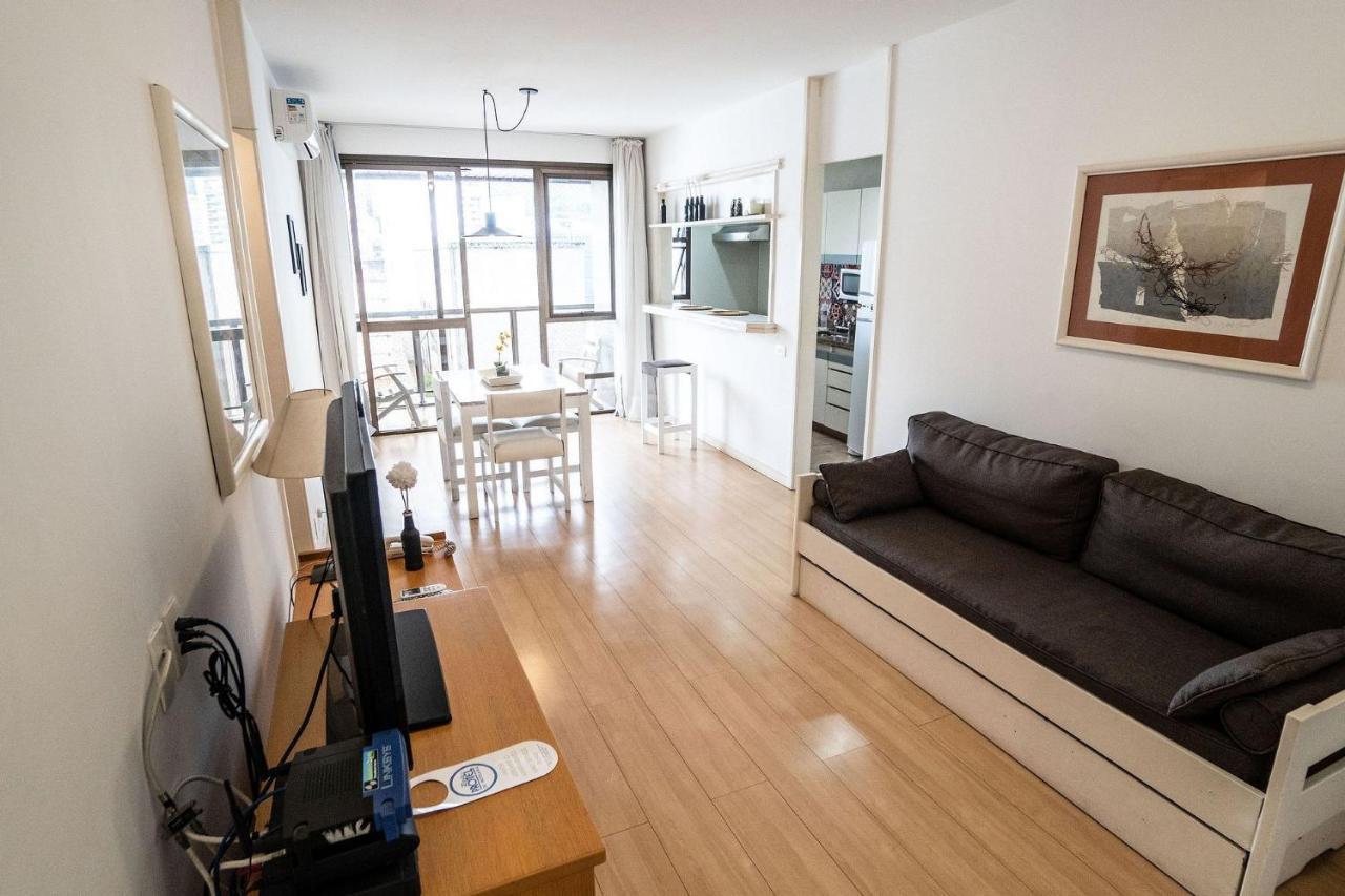 Mc Flats Monsieur Le Blond Rio de Janeiro