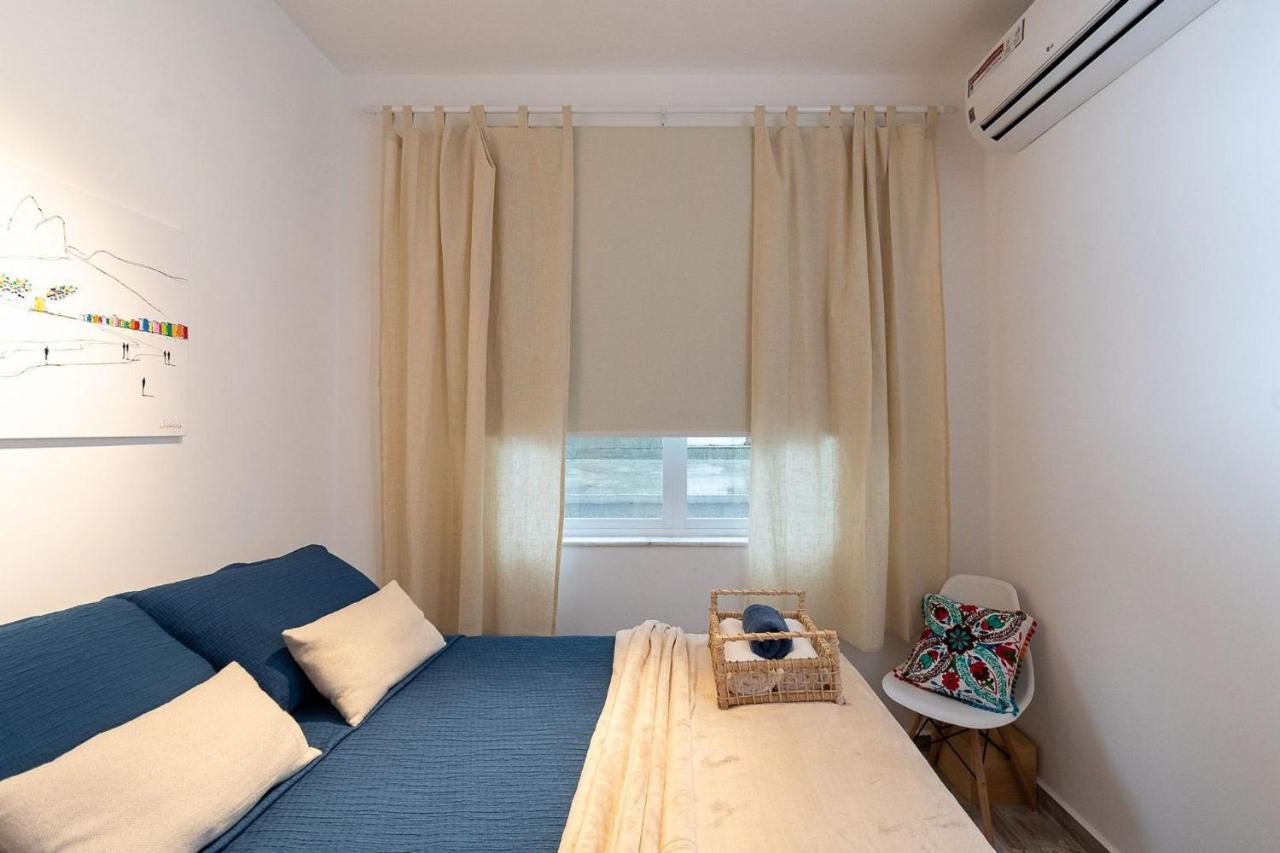 Apartamento Omar Do Rio - Sl 108 Moderno E Sala Com Garagem, Internet 240mbps, A 5 Minutos Praias De Ipanema, Arpoador E Copacabana, A 100 Metros Do Metrô