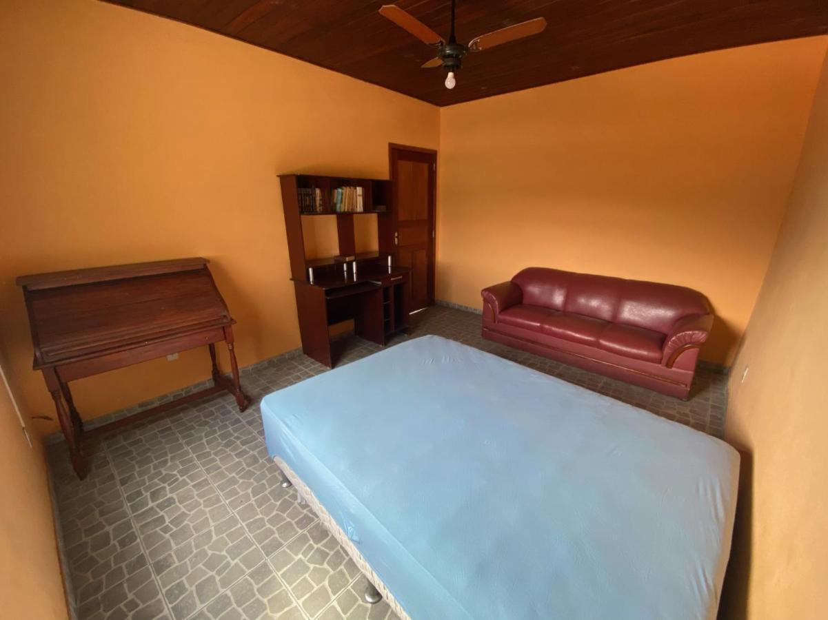 Casa Inteira: Spacious Retreat Near Guaratiba And Campo Grande