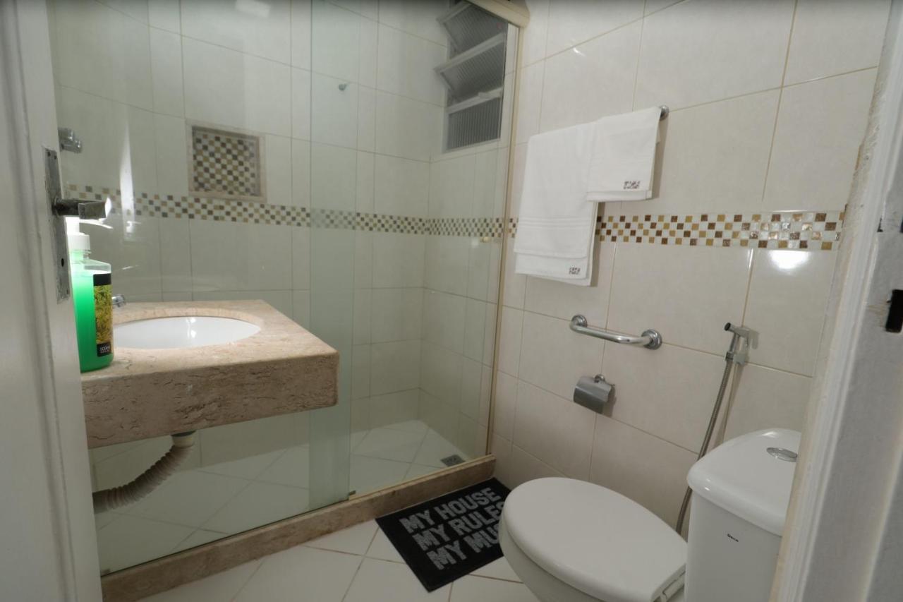 Apartamento Mobiliado Em Copacabana A 200m Da
