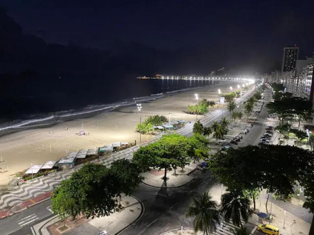 Apto. Leme 10º Andar Frente O Mar *