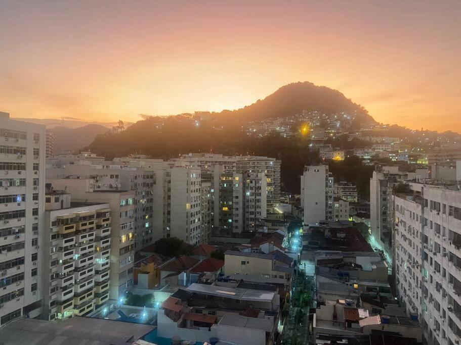 Catete Studio: High-floor Retreat With Flamengo View * Rio de Janeiro