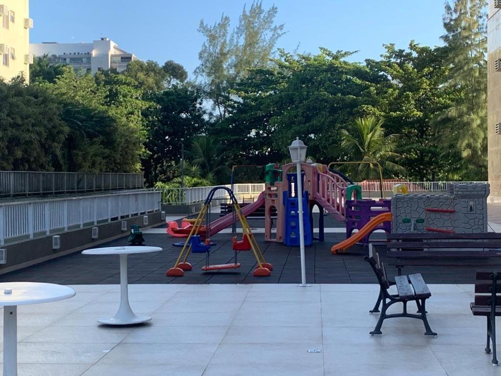 ótimo Apartamento 2 Qtos Barra Da Tijuca Vista Mar *