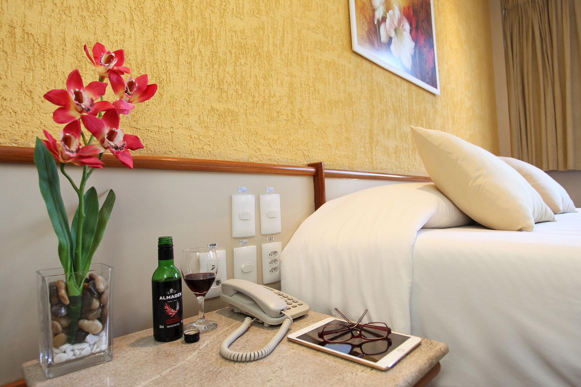 Hotel Mengo Palace 3*