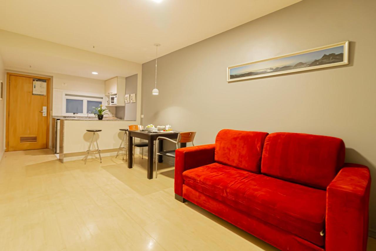 Lobie Queen Ipanema Apartment *