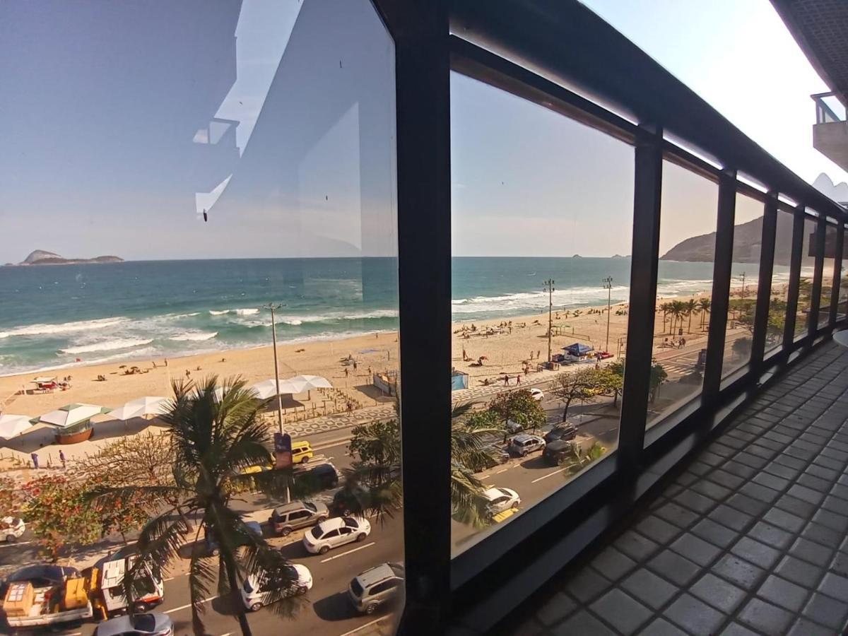 Ipanema Flat's Service