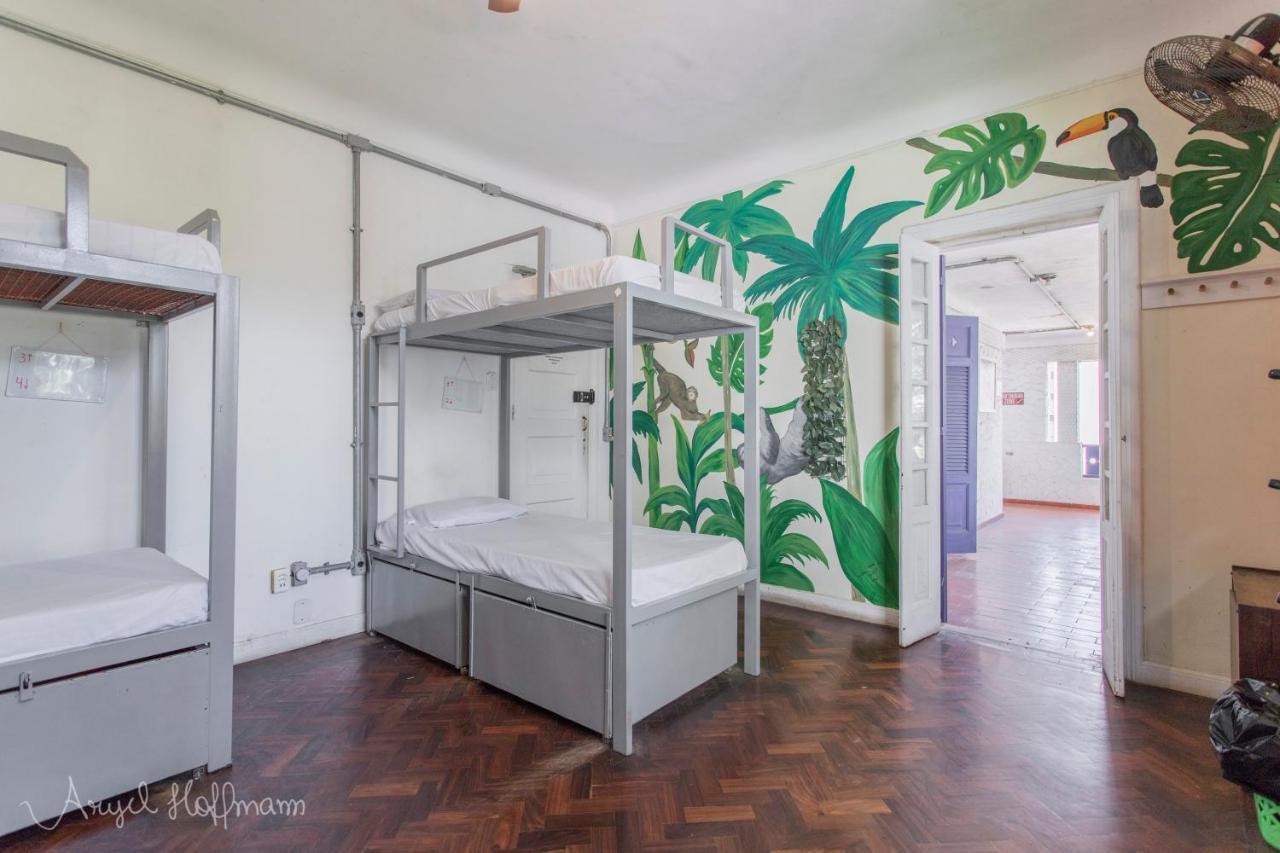 Pura Vida Hostel *