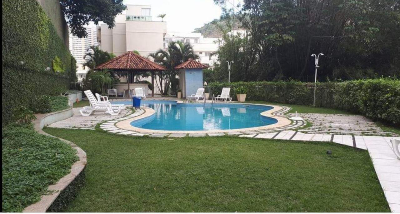 Apartamento Completo Com Piscina E área De Lazer Em Botafogo