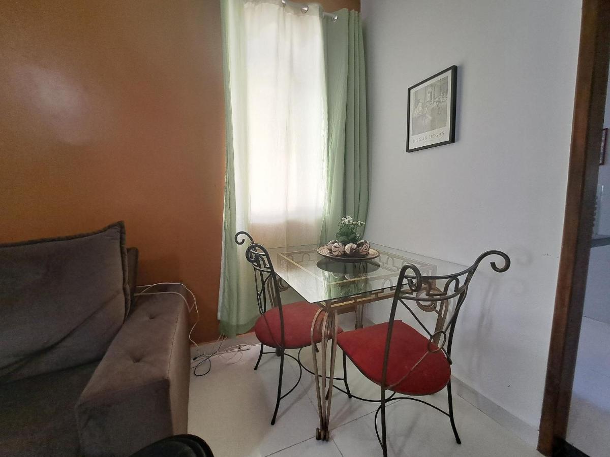 Quarto Privativo No Melhor De Botafogo Com Anfitria - With Host