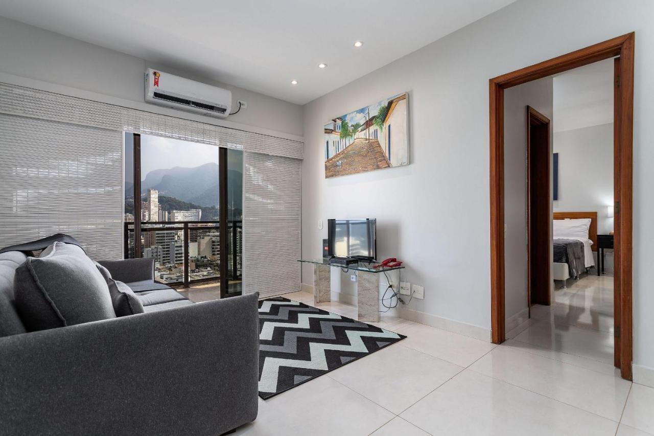 Leblon Beachfront Oasis: Ocean Views, Christ Statue Vista & Daily Housekeeping *