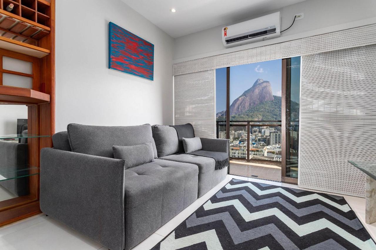 Leblon Beachfront Oasis: Ocean Views, Christ Statue Vista & Daily Housekeeping *