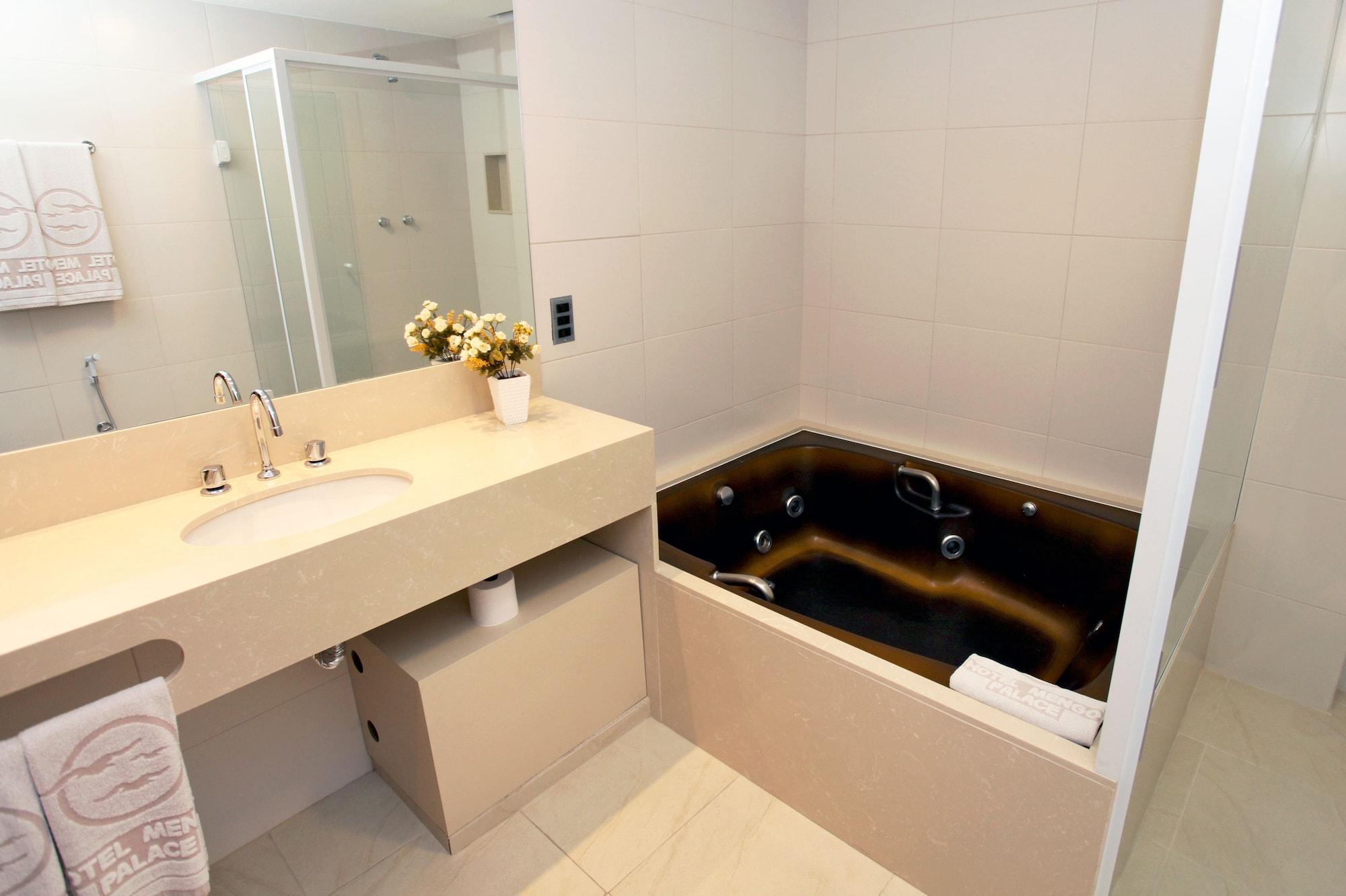 Hotel Mengo Palace 3*