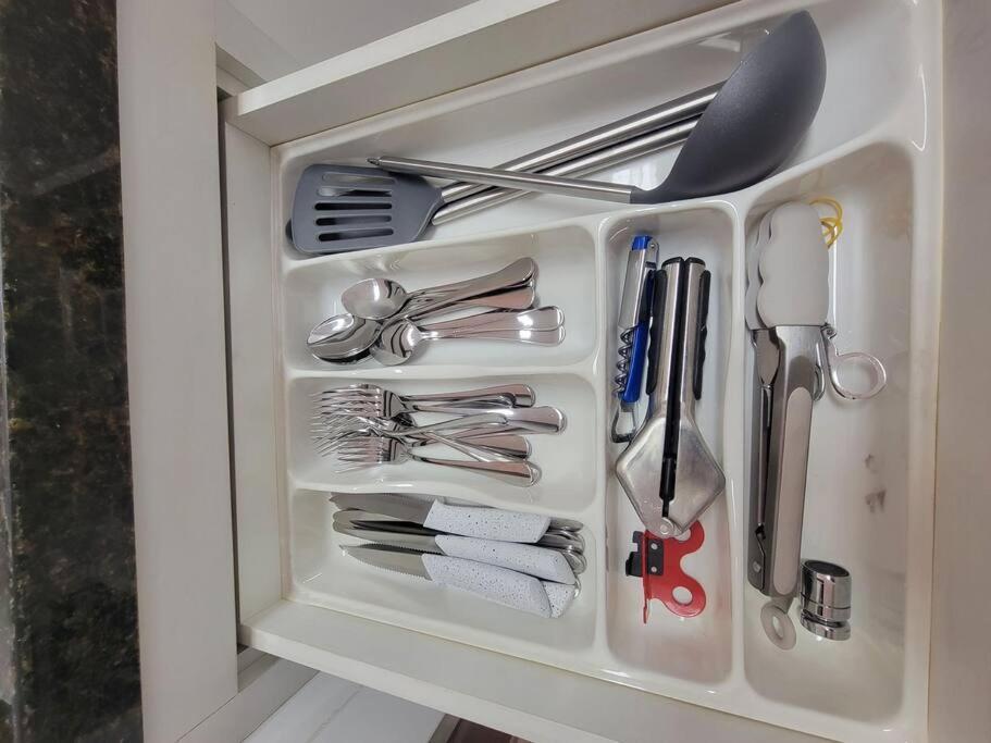Espacoso No Centro Apartamento