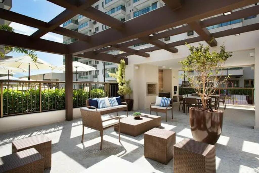 Apartamento Paraiso No Recreio-rj: 02 Quartos Com Piscina *