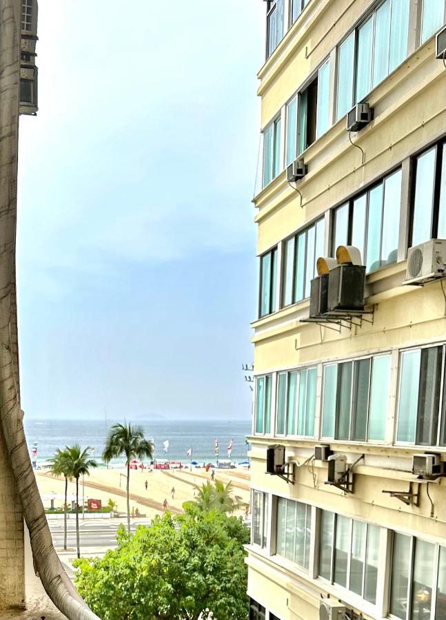 Copacabana - Avenida Atlantica - * Rio de Janeiro