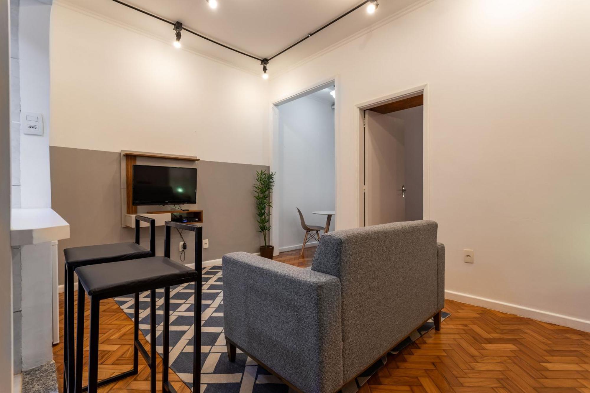 Apartamento Pineapples Nsc808 - Até 2 Pessoas Em ótima Localização De Copacabana