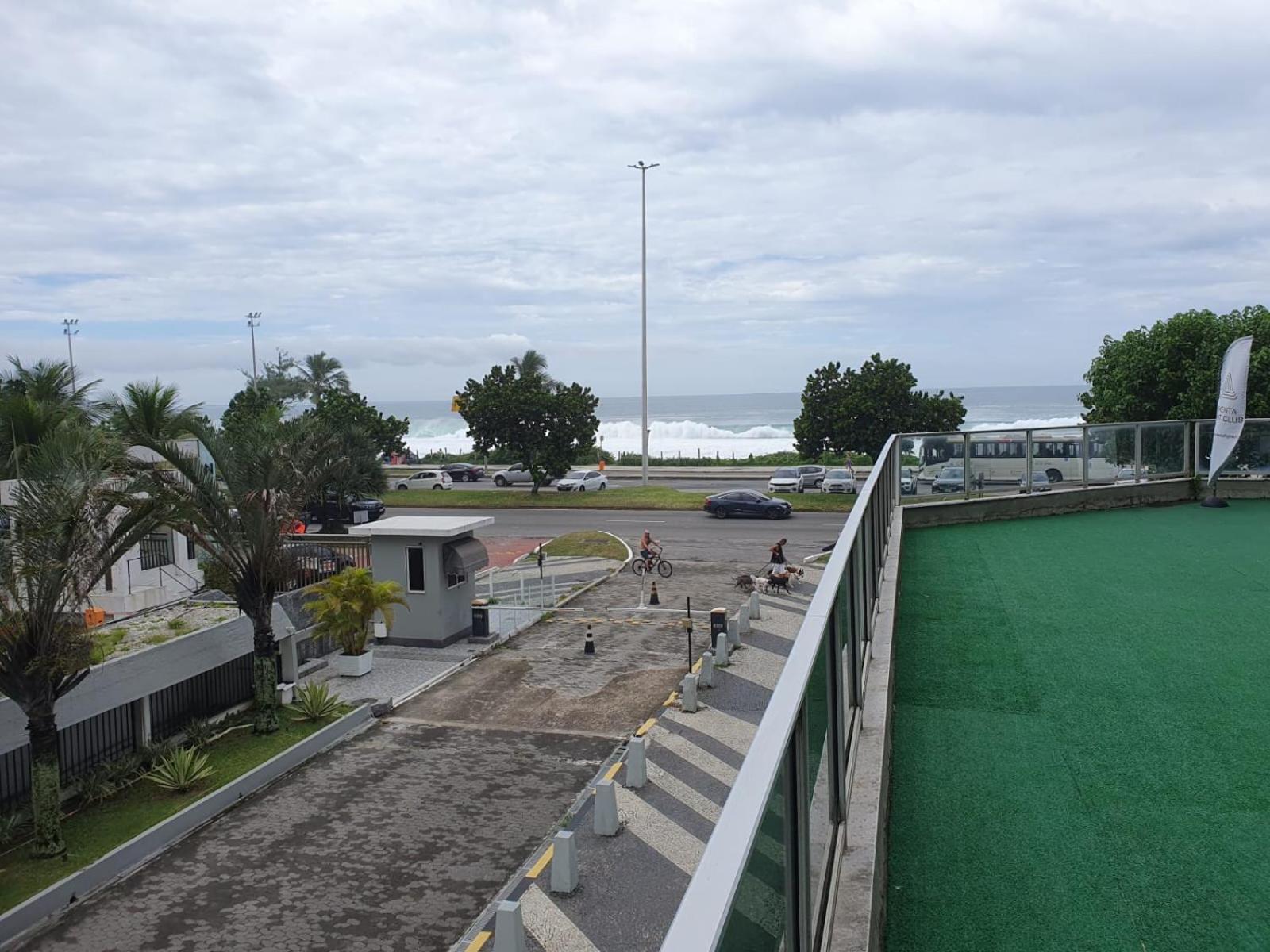 Apto. Com Linda Vista Posto 5 Barra Da Tijuca Rio de Janeiro