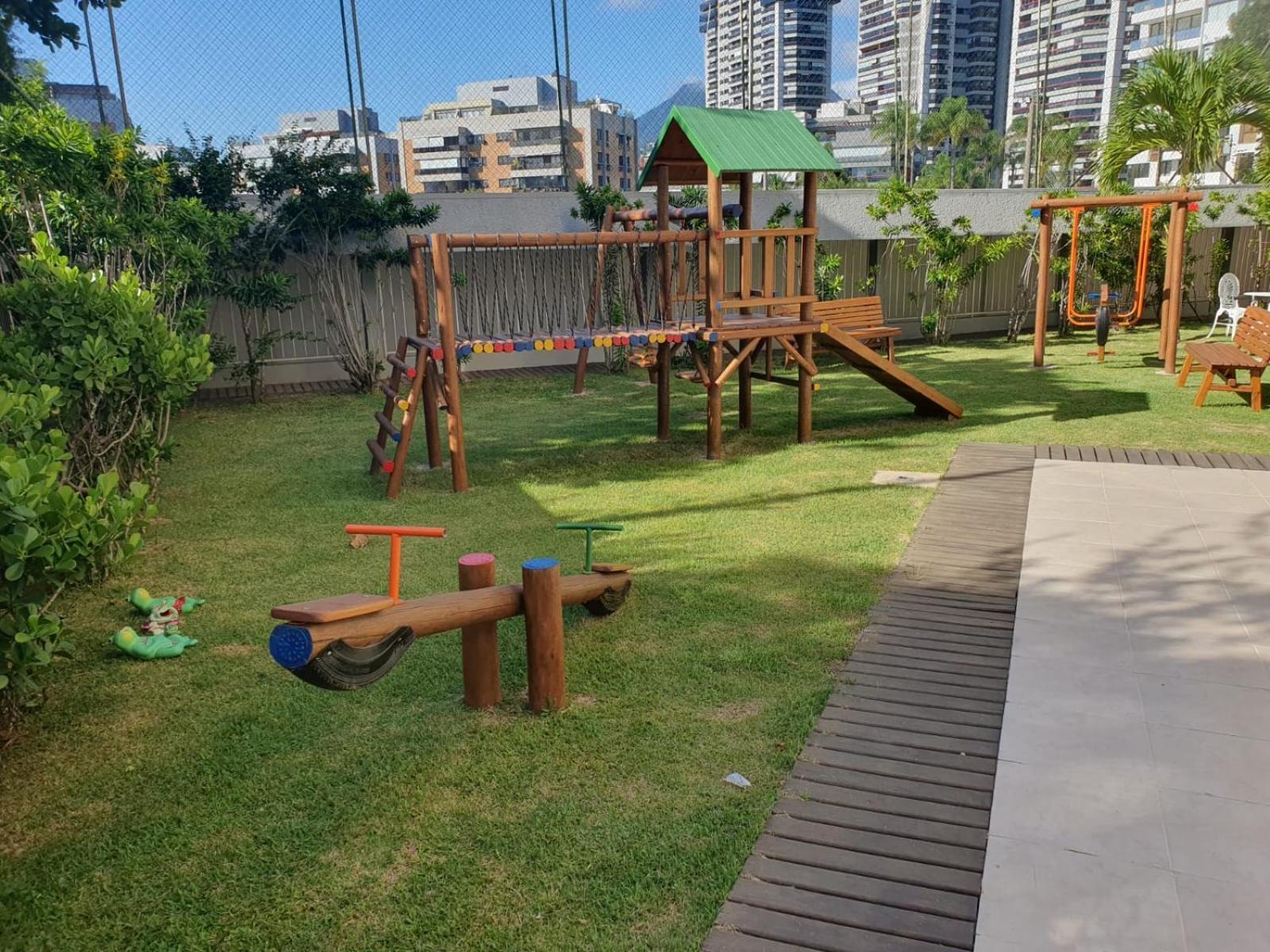 Apto. Com Linda Vista Posto 5 Barra Da Tijuca Rio de Janeiro