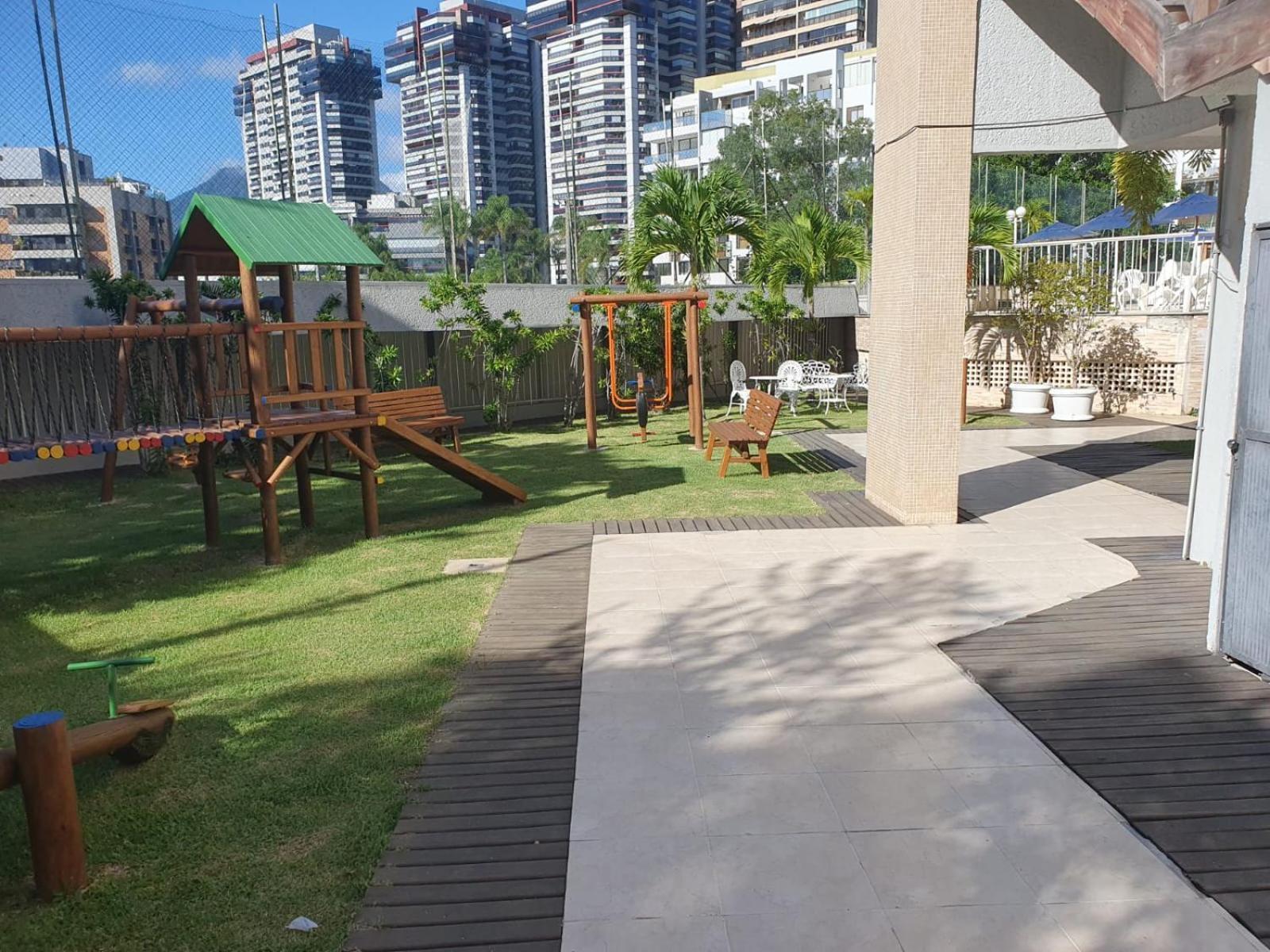 Apto. Com Linda Vista Posto 5 Barra Da Tijuca *