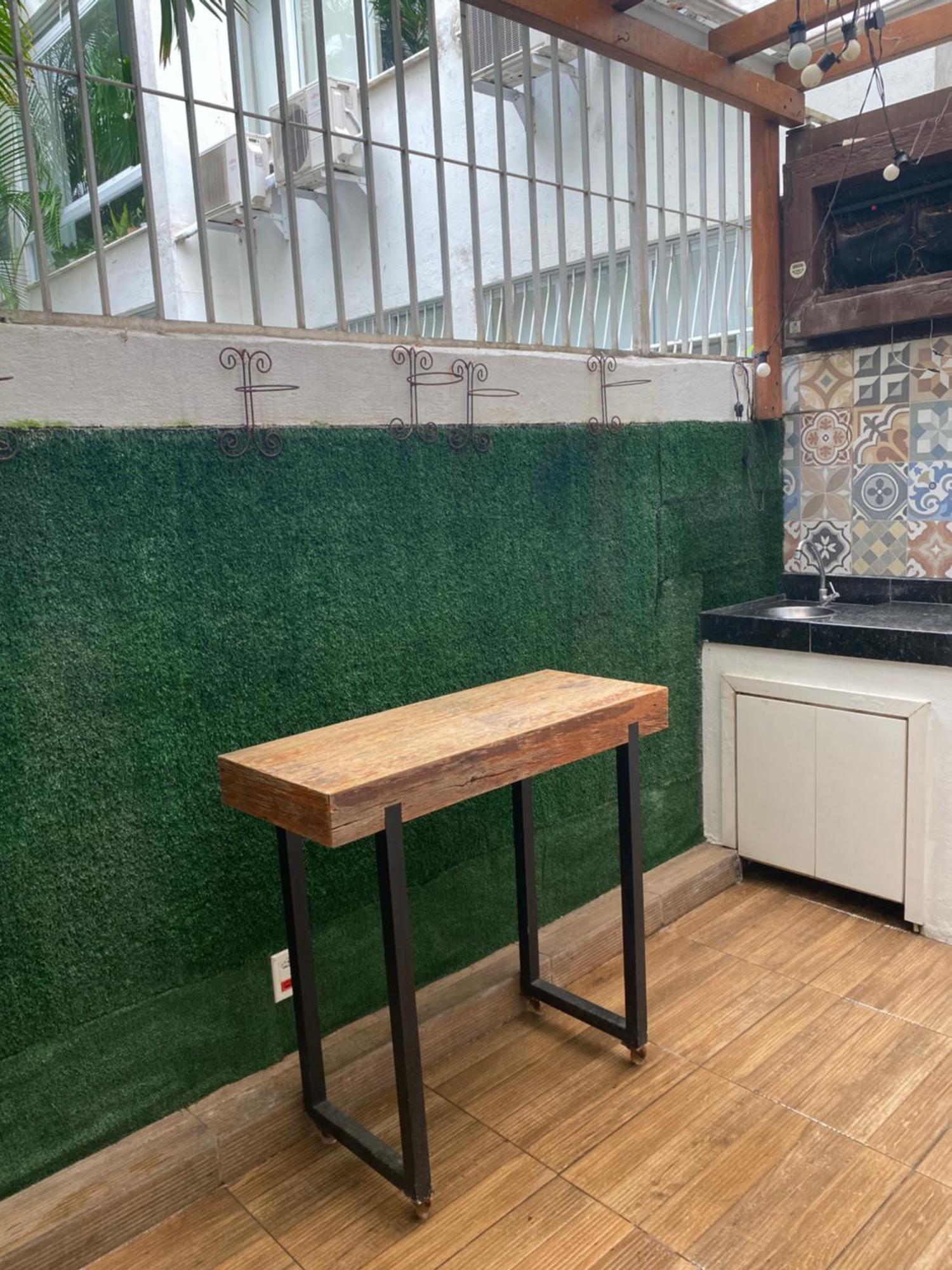 Apartamento No Posto 12 Leblon *