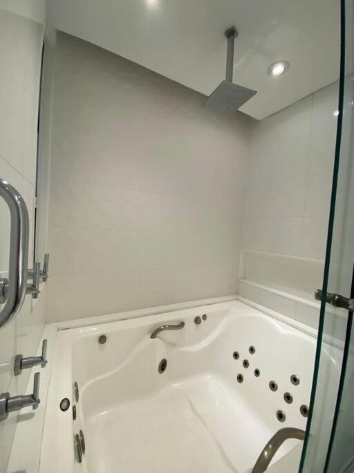 Av Atlantica - 3 Bedroom - Leme Apartamento