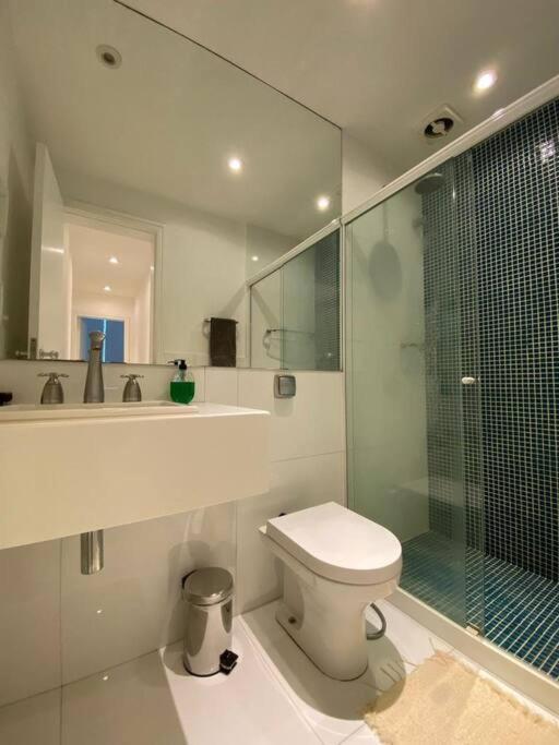 Apartamento Av Atlantica - 3 Bedroom - Leme Rio de Janeiro
