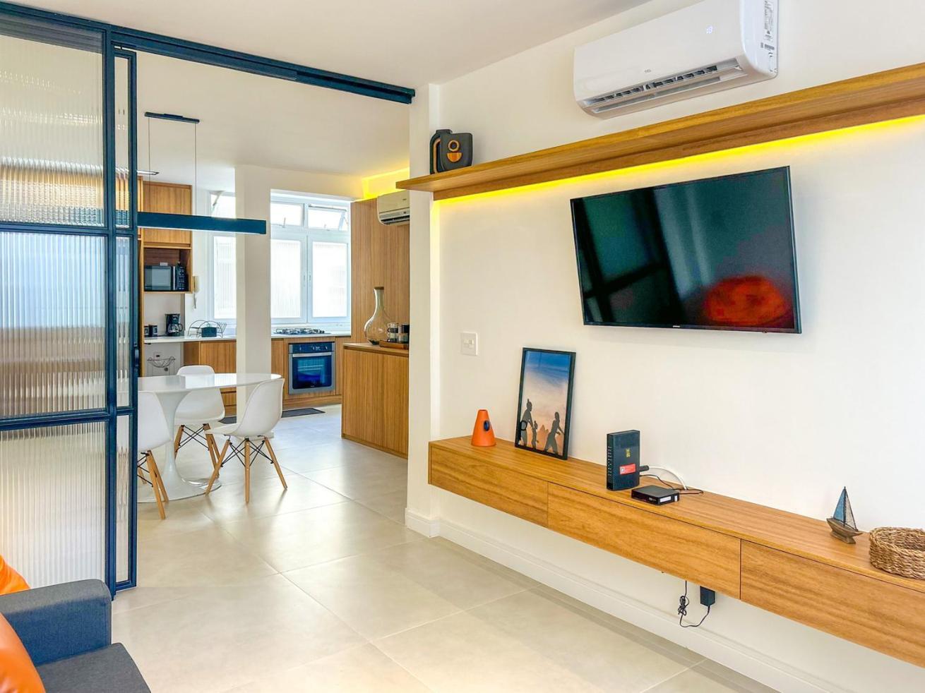 Apartamento Otimo Apto A 350m Da De Copacabana Rj