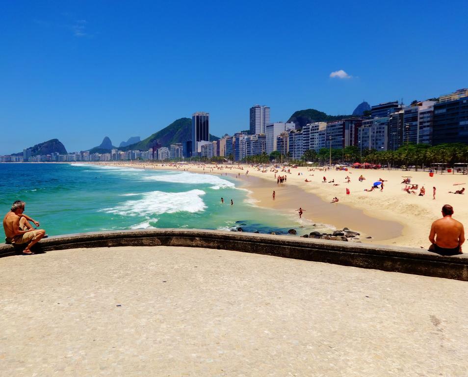 Copacabana Oceanview Suites: High-floor Retreat With Modern Comforts Apartment *