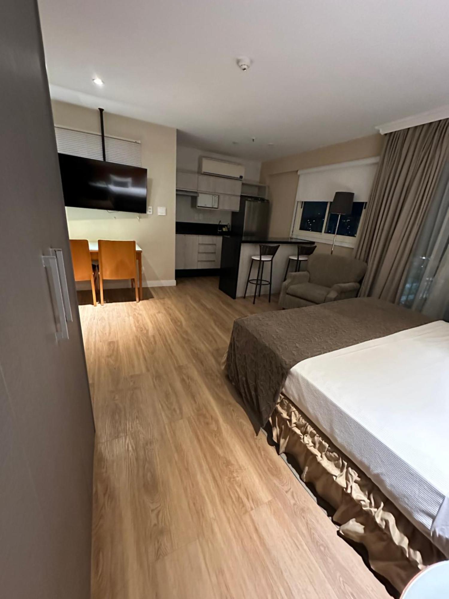 Barra Da Tijuca - 9 - Flat Premium Com Cozinha, Fogao Cooktop, Geladeira Grande, Smart Tv Grande, Lindo E Muitissimo Confortavel, Balsa A Gratis E Estacionamento Gratuito Rio de Janeiro