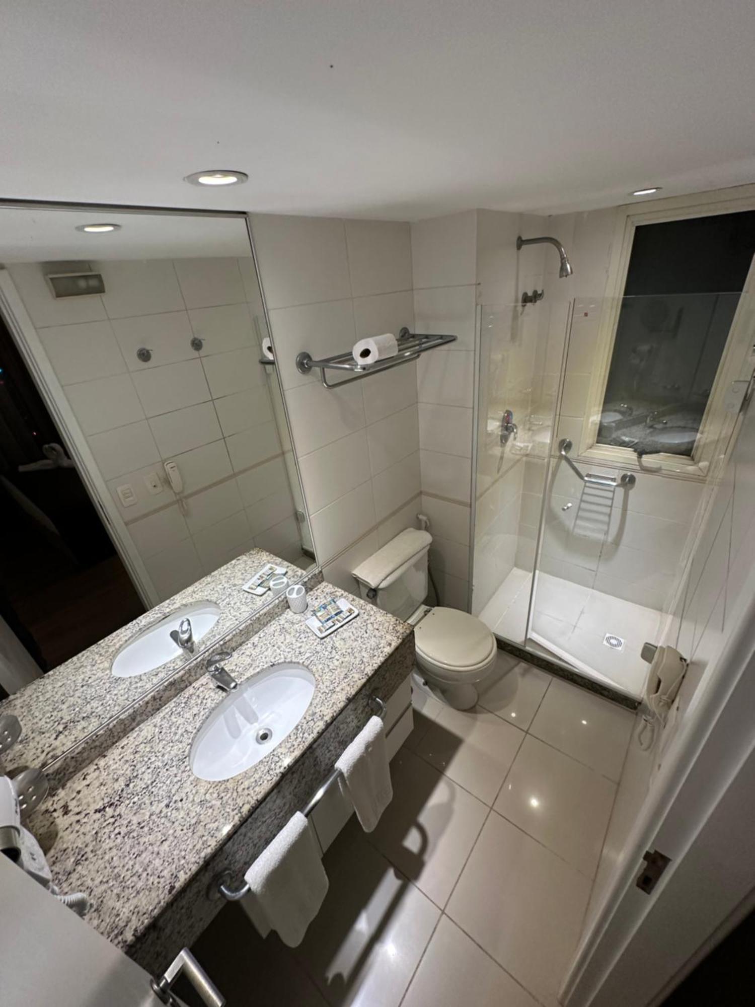 Barra Da Tijuca - 9 - Flat Premium Com Cozinha, Fogao Cooktop, Geladeira Grande, Smart Tv Grande, Lindo E Muitissimo Confortavel, Balsa A Gratis E Estacionamento Gratuito