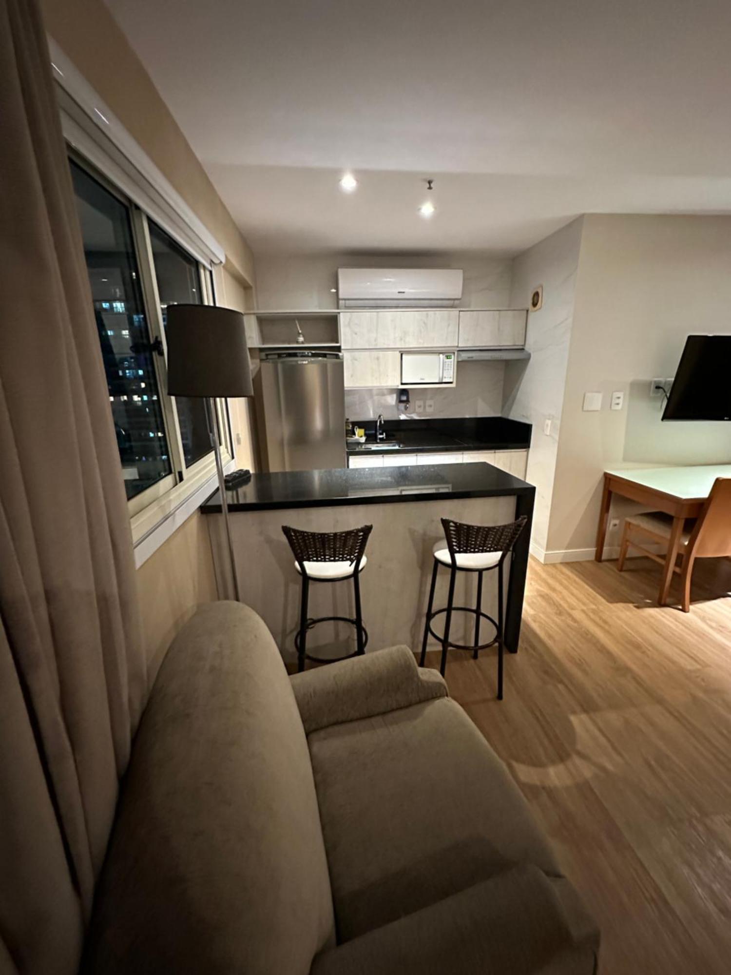 Barra Da Tijuca - 9 - Flat Premium Com Cozinha, Fogao Cooktop, Geladeira Grande, Smart Tv Grande, Lindo E Muitissimo Confortavel, Balsa A Gratis E Estacionamento Gratuito * Rio de Janeiro