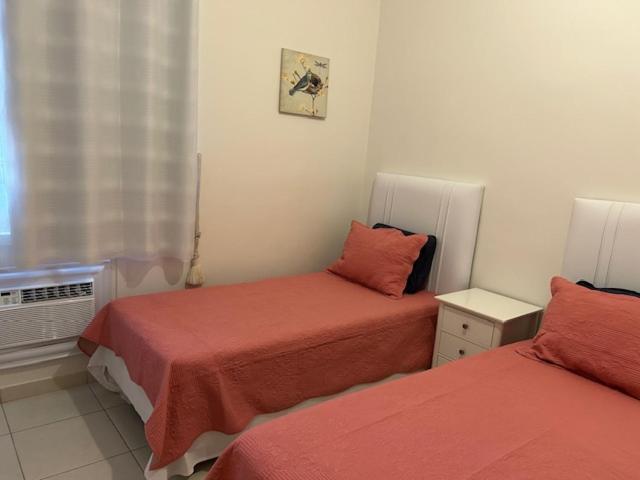 Lindo Apto De 2 Quartos E 2 Banheiros Sociais No Barramares Com Comercio Proximo, Piscina, Quadras, Parquinhos, Brinquedoteca, Emprestimo De Cadeiras E Barracas De Cortesia, Em Frente A Praia, Limpissimo, Com No Apartamento Rio de Janeiro